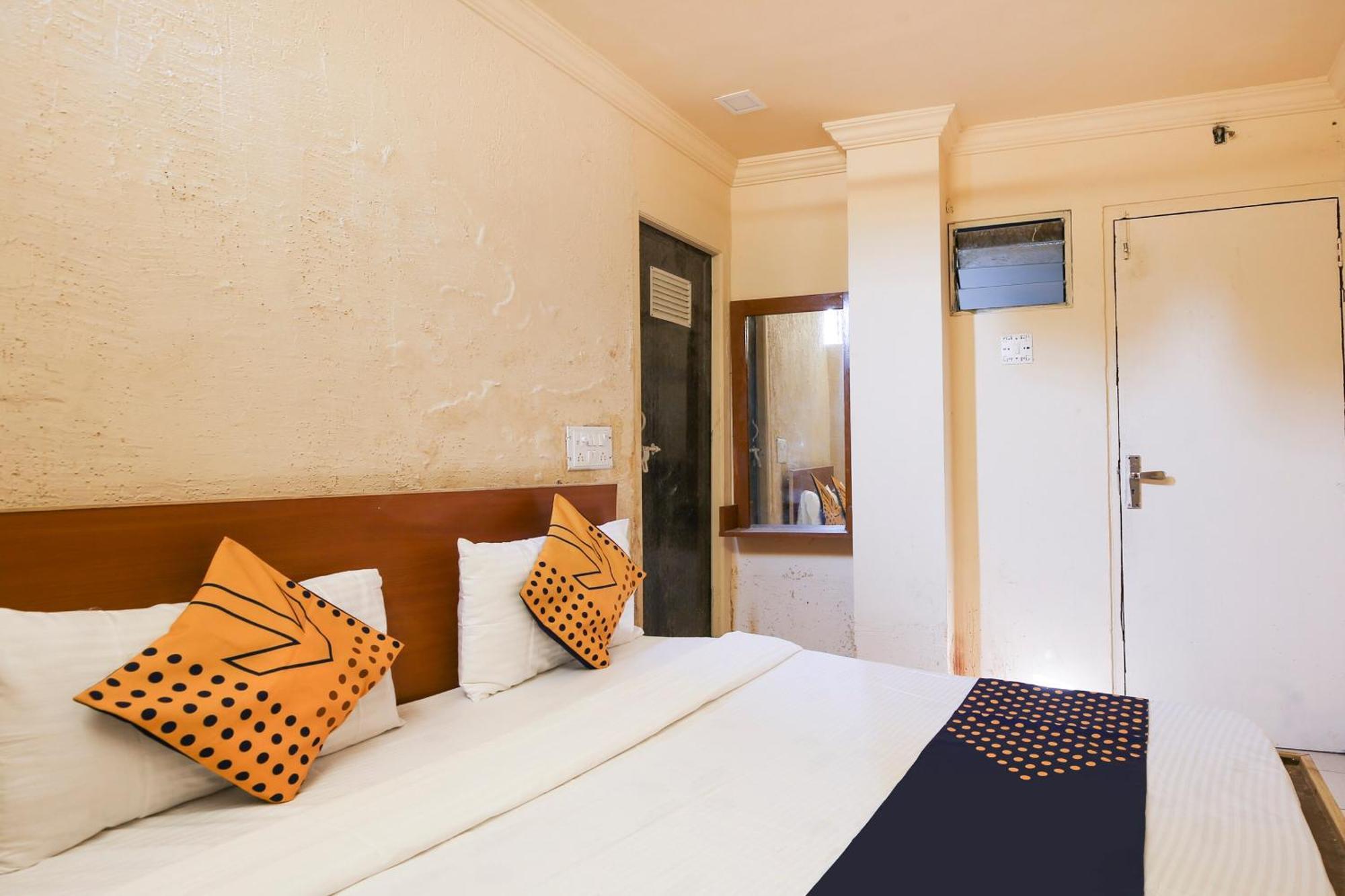 Hotel O Super Guest House Ahmedabad Eksteriør bilde