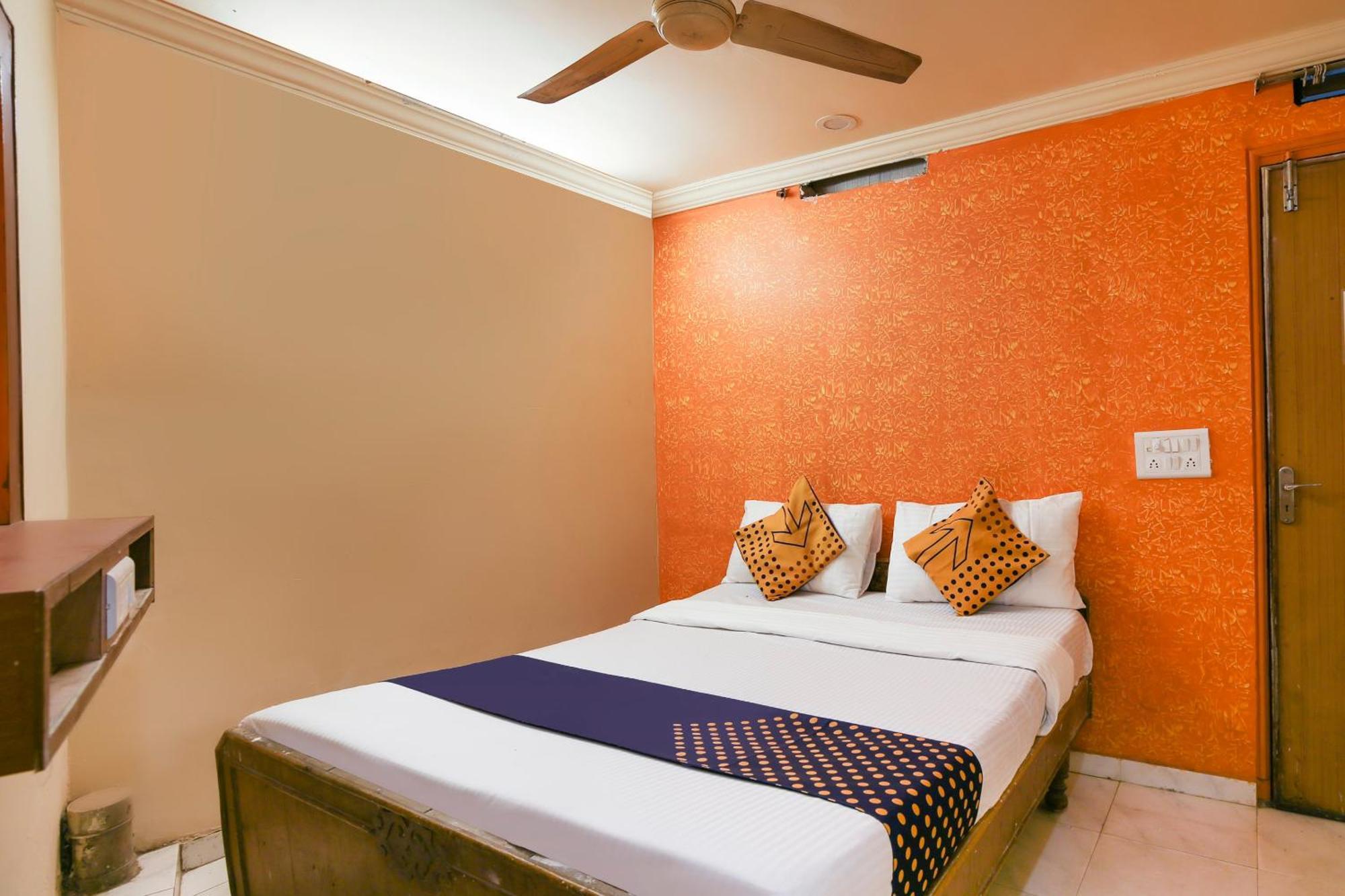 Hotel O Super Guest House Ahmedabad Eksteriør bilde